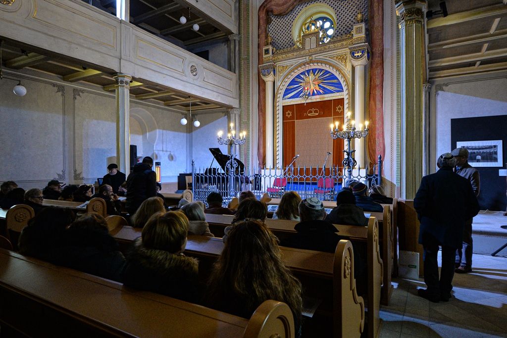 Občané v Plzni uctili památku deportovaných Židů před 78 lety (foto: M. Pecuch, 26.1.2020)
