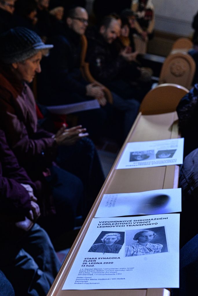 Občané v Plzni uctili památku deportovaných Židů před 78 lety (foto: M. Pecuch, 26.1.2020)