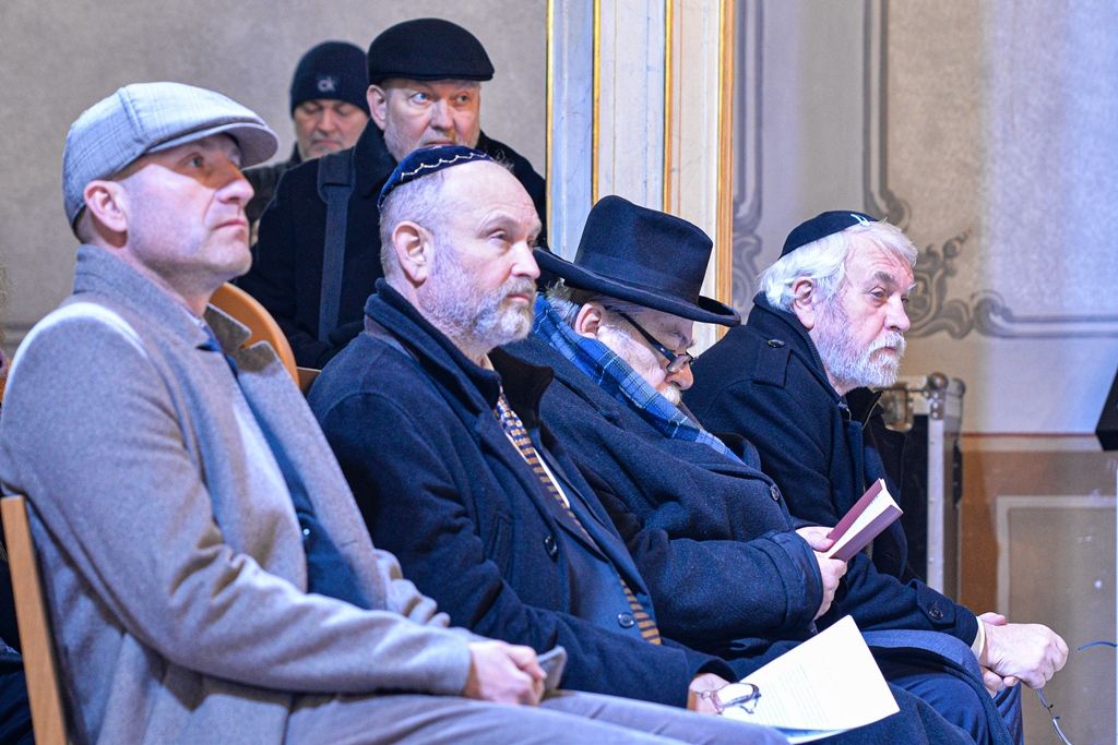 Občané v Plzni uctili památku deportovaných Židů před 78 lety (foto: M. Pecuch, 26.1.2020)