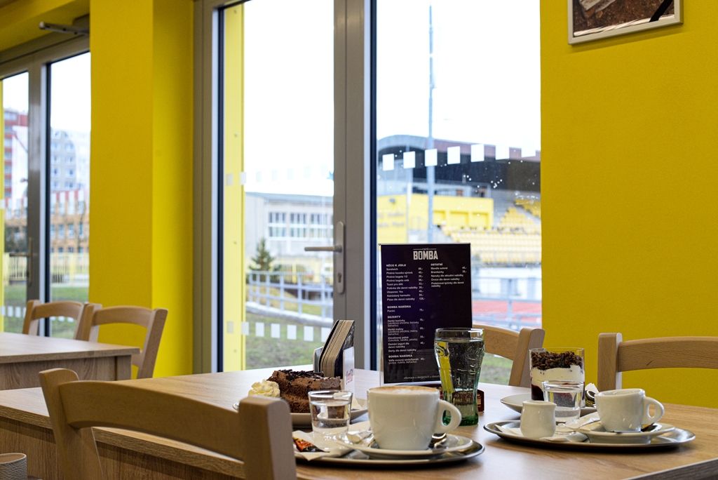 Nová kavárna Bomba Café na Atletickém stadionu města Plzně (foto: M. Pecuch, 28.1.2020)