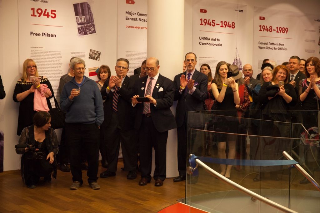 Plzeň zahájila výstavu v New Yorku, přítomni byli i veteráni (zdroj fotografií: new-york.czechcentres.cz)