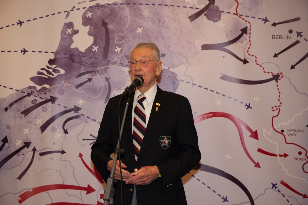 Plzeň zahájila výstavu v New Yorku, přítomni byli i veteráni (zdroj fotografií: new-york.czechcentres.cz)