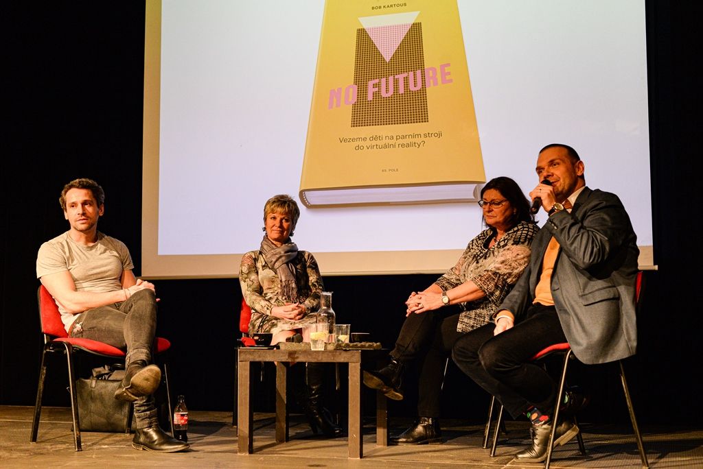 Vezmeme děti na parním stroji do virtuální reality? (foto: M. Pecuch, 4.2.2020)