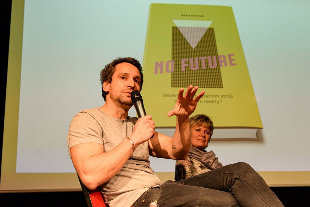 Vezmeme děti na parním stroji do virtuální reality? (foto: M. Pecuch, 4.2.2020)