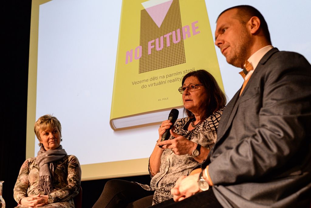 Vezmeme děti na parním stroji do virtuální reality? (foto: M. Pecuch, 4.2.2020)