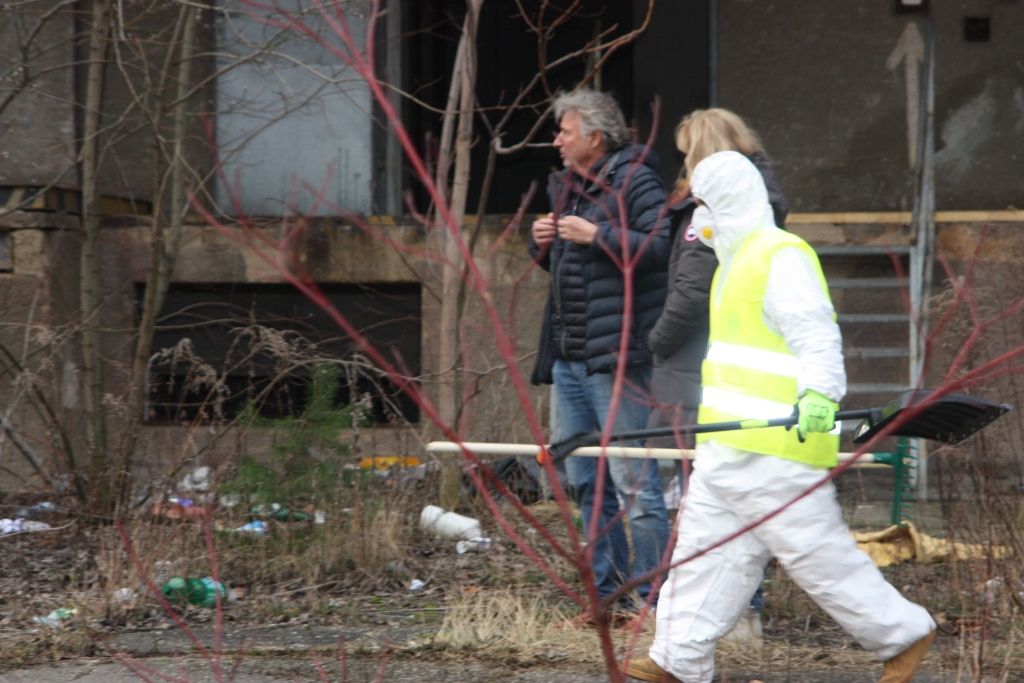 Problémový areál v Přeštické ulici se začal vyklízet (foto: E. Barborková, 17.2.2020)