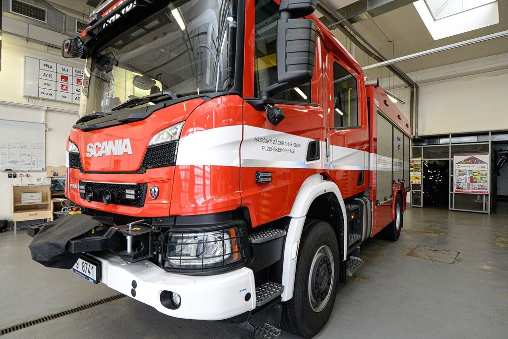 Hasiči v Plzni na Košutce mají novou supermoderní cisternu (foto: M. Pecuch, 28.2.2020)