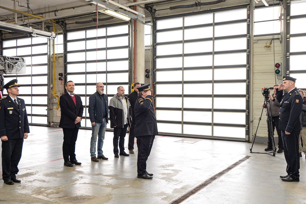 Hasiči v Plzni na Košutce mají novou supermoderní cisternu (foto: M. Pecuch, 28.2.2020)