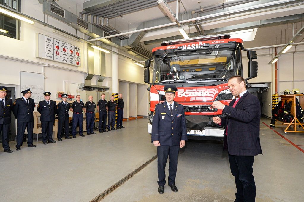 Hasiči v Plzni na Košutce mají novou supermoderní cisternu (foto: M. Pecuch, 28.2.2020)