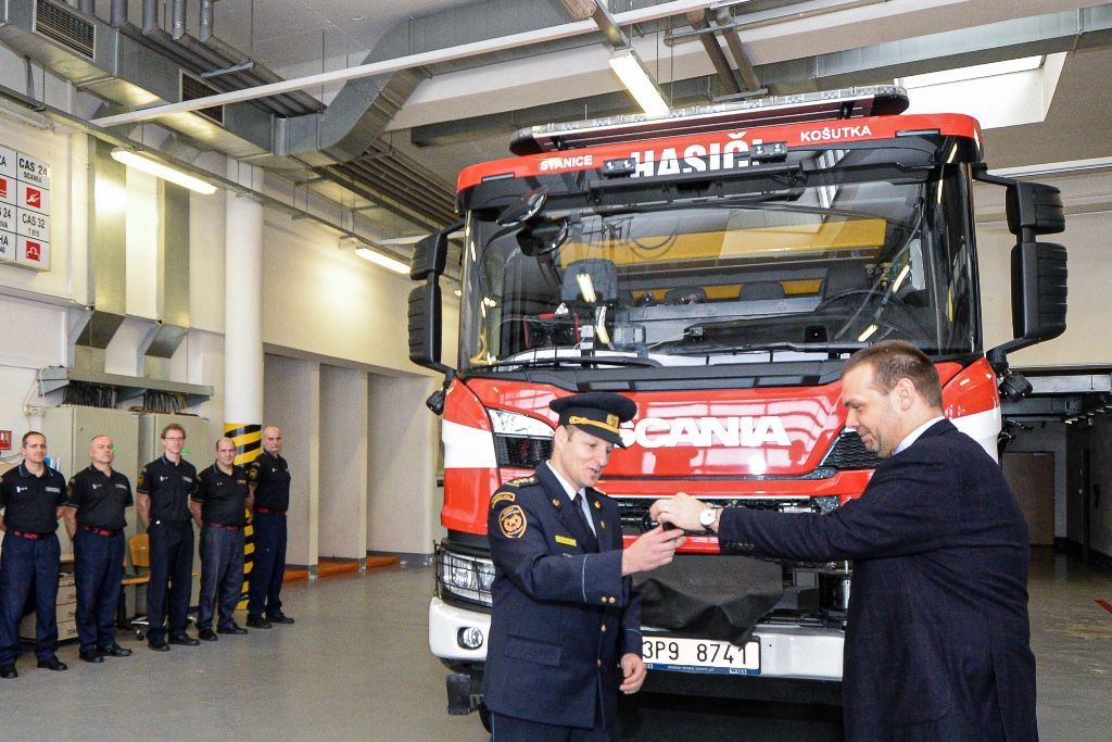 Hasiči v Plzni na Košutce mají novou supermoderní cisternu (foto: M. Pecuch, 28.2.2020)