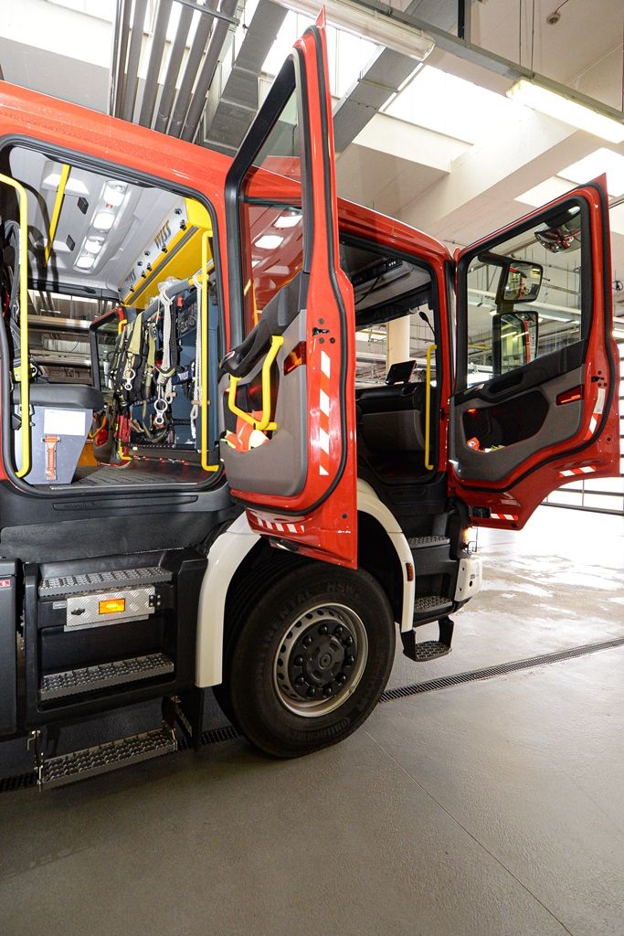 Hasiči v Plzni na Košutce mají novou supermoderní cisternu (foto: M. Pecuch, 28.2.2020)