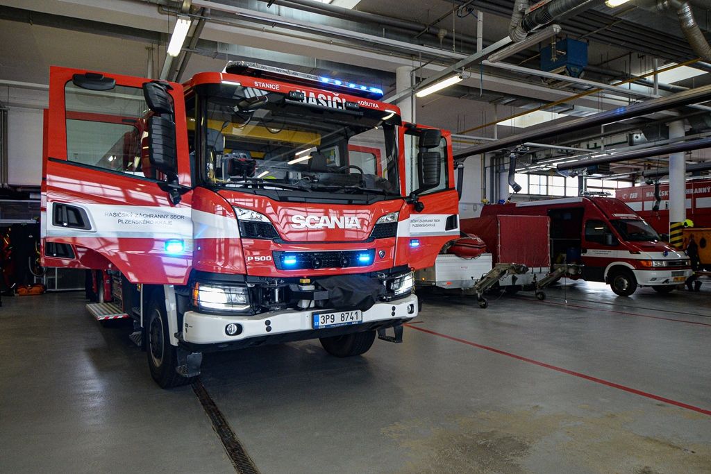 Hasiči v Plzni na Košutce mají novou supermoderní cisternu (foto: M. Pecuch, 28.2.2020)