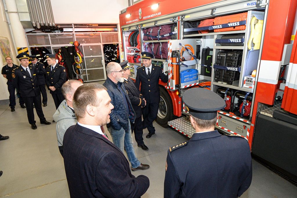 Hasiči v Plzni na Košutce mají novou supermoderní cisternu (foto: M. Pecuch, 28.2.2020)