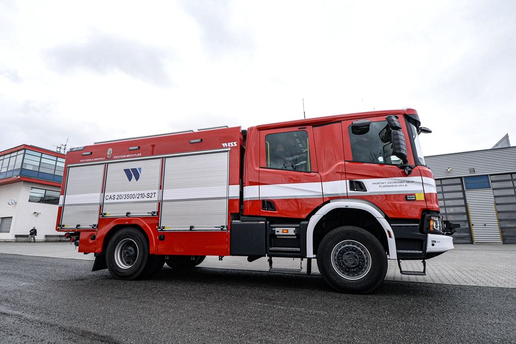 Hasiči v Plzni na Košutce mají novou supermoderní cisternu (foto: M. Pecuch, 28.2.2020)