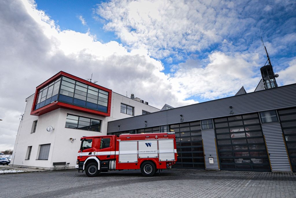 Hasiči v Plzni na Košutce mají novou supermoderní cisternu