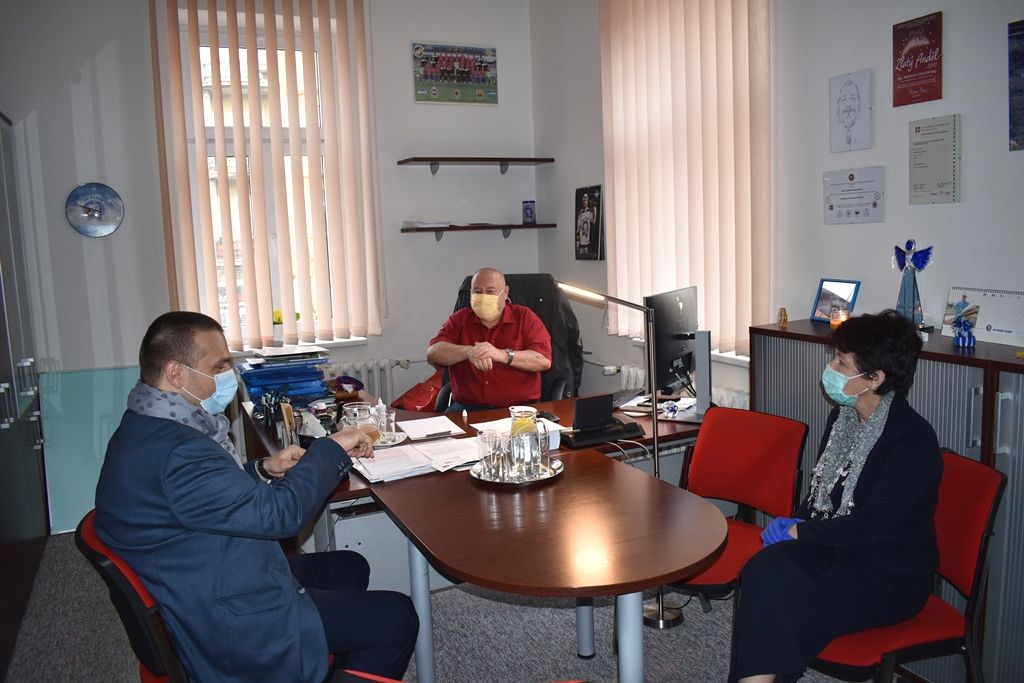 Členové rady města navštívili sociální zařízení, aby podpořili boj proti koronaviru (foto: A. Jarošová, 17.3.2020)