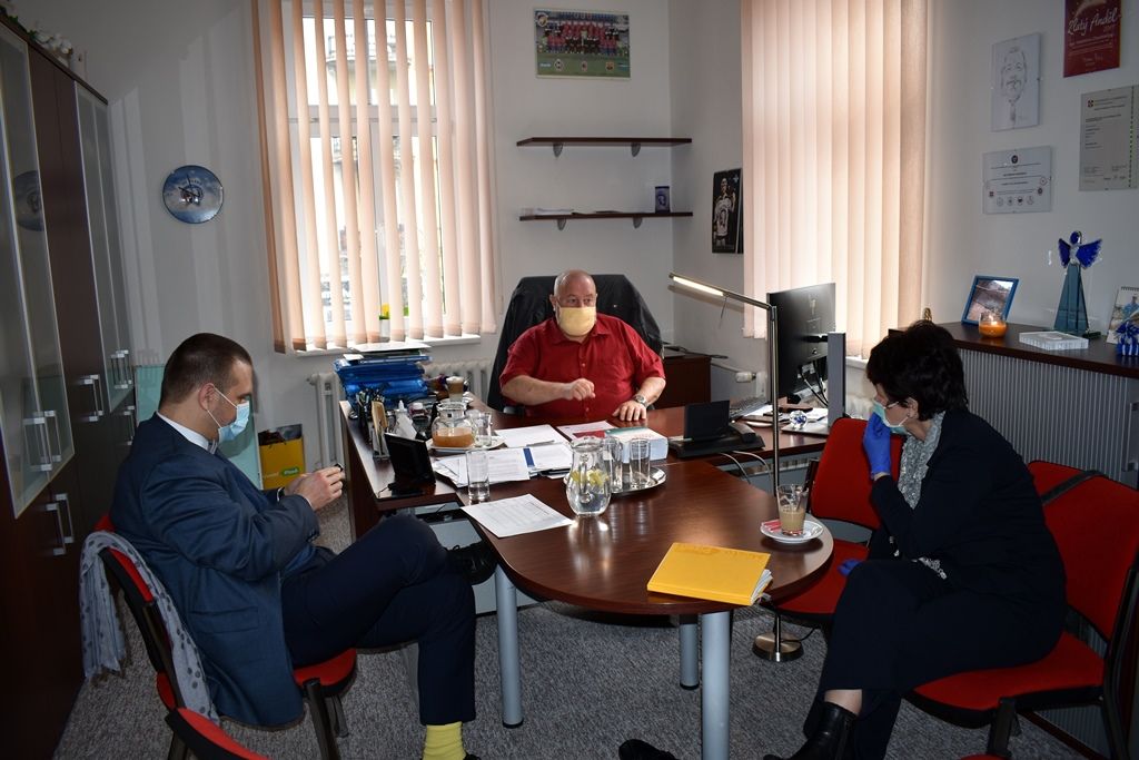 Členové rady města navštívili sociální zařízení, aby podpořili boj proti koronaviru (foto: A. Jarošová, 17.3.2020)