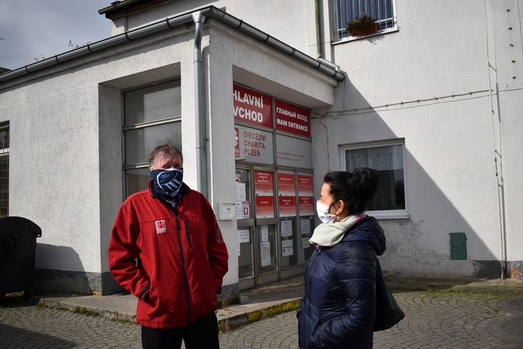 Primátor Plzně zjišťoval situaci v dalších sociálních zařízeních (foto: A. Jarošová, 26.3.2020)