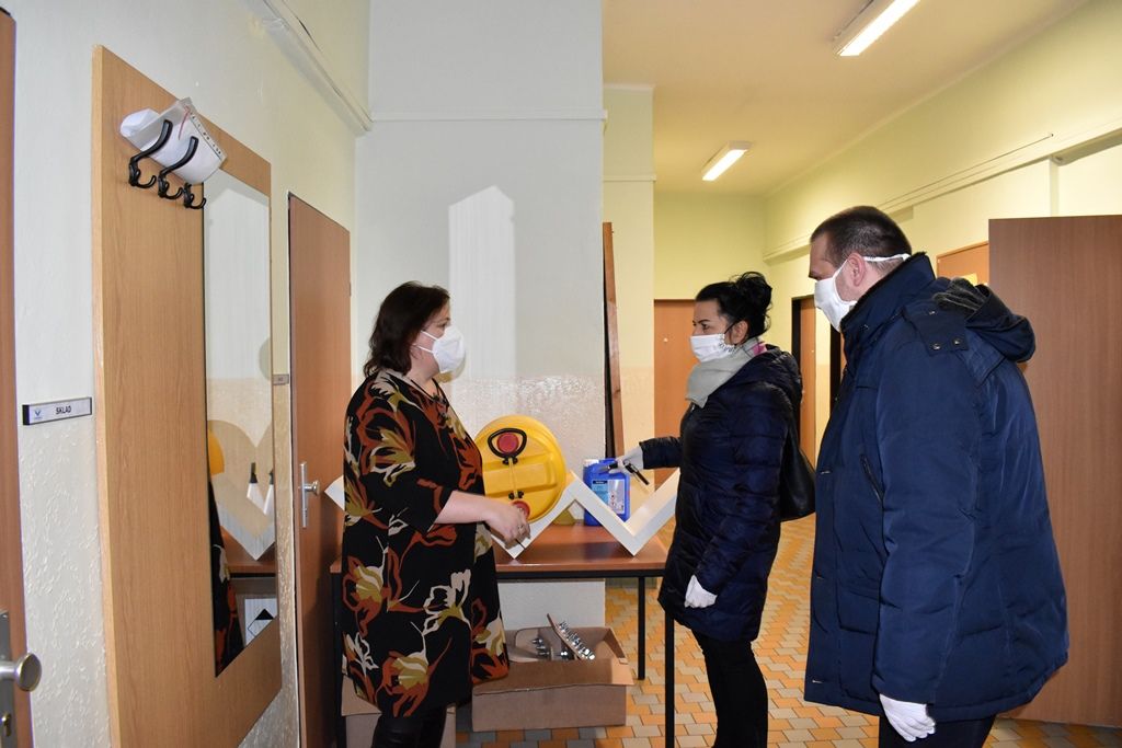 Primátor Plzně zjišťoval situaci v dalších sociálních zařízeních (foto: A. Jarošová, 26.3.2020)