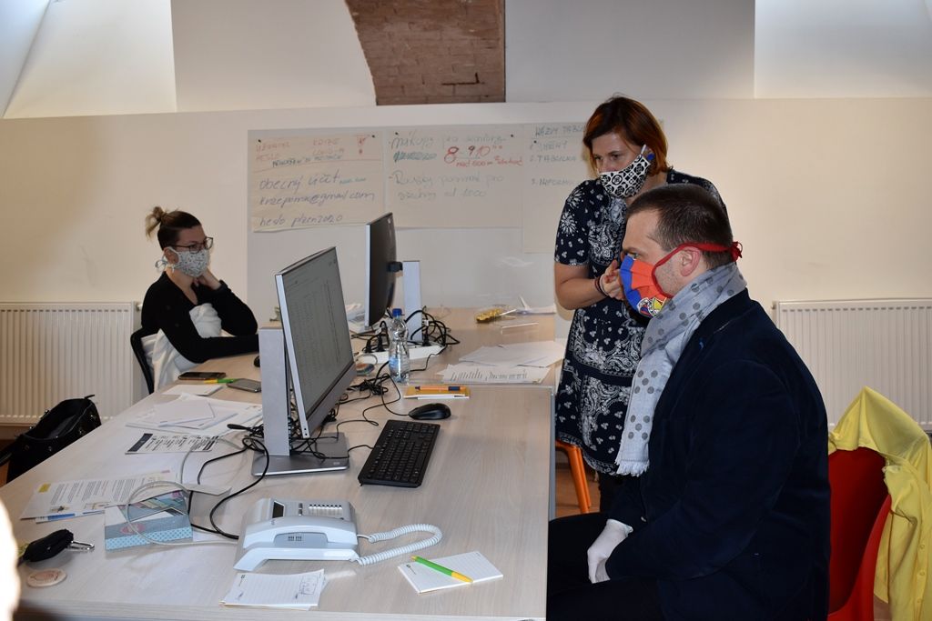 Primátor Baxa navštívil Kontaktní centrum a TOTEM (foto: A. Jarošová, 2.4.2020)