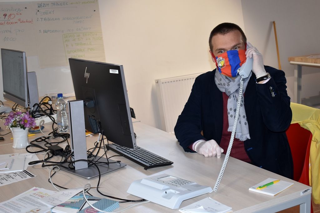 Primátor Baxa navštívil Kontaktní centrum a TOTEM (foto: A. Jarošová, 2.4.2020)