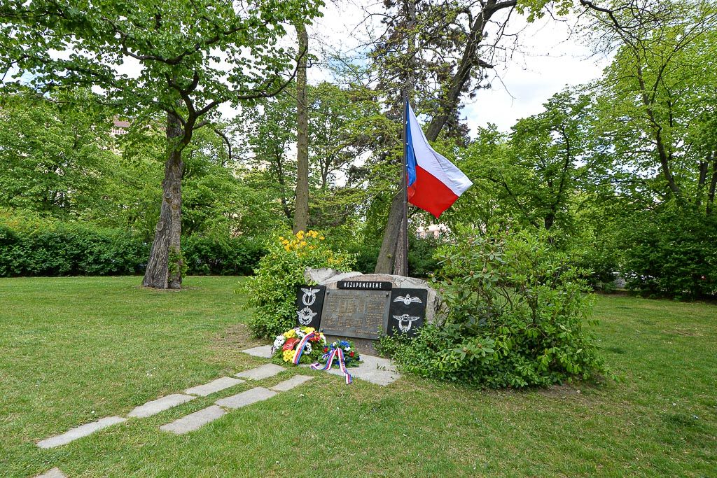 Slavnosti svobody 2020 - Pietní akty nám. Míru a Husova ul. (foto: M. Pecuch/P. Osvald, 4.5.2020)