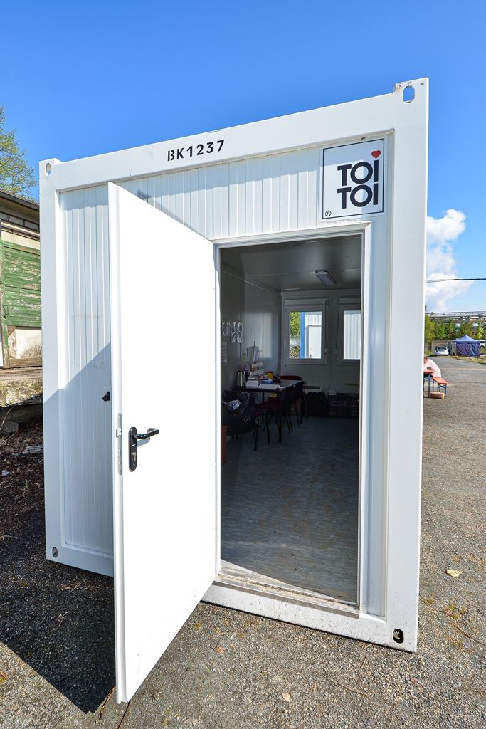 Plzeňské stanové centrum pro bezdomovce v době ohrožení koronavirem (foto: M. Pecuch, 6.5.2020)