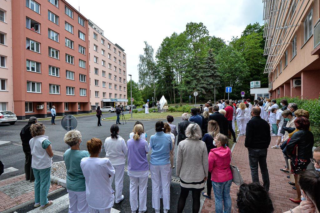 Socha sv. Anežky České, Privamed (28.5.20020, M. Pecuch)