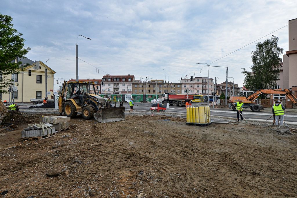 Křižovatka ulic Kaplířova – Klatovská – U Borského parku (foto: M. Pecuch, 4.6.2020)