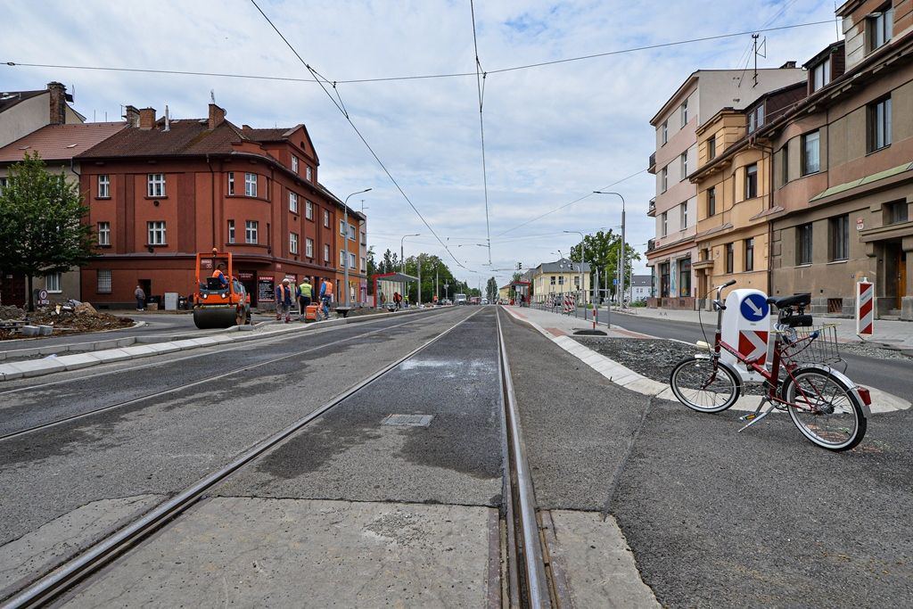 Křižovatka ulic Kaplířova – Klatovská – U Borského parku (foto: M. Pecuch, 4.6.2020)
