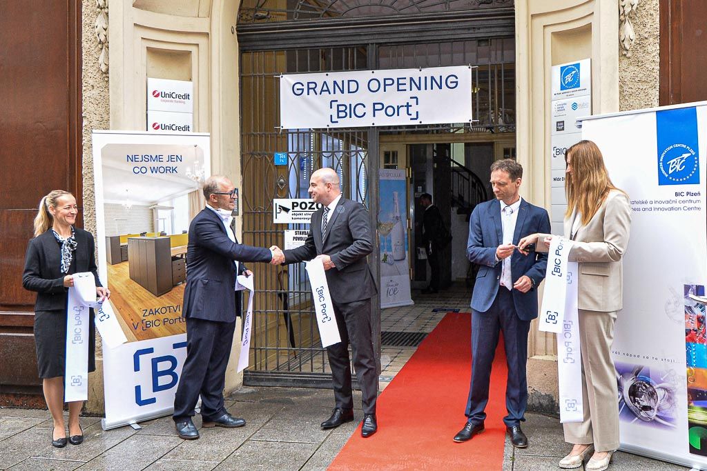 Nový sdílený prostor pro mladé firmy z oblasti virtuální reality v rámci BIC Plzeň (foto: M. Pecuch, 10.6.2020)
