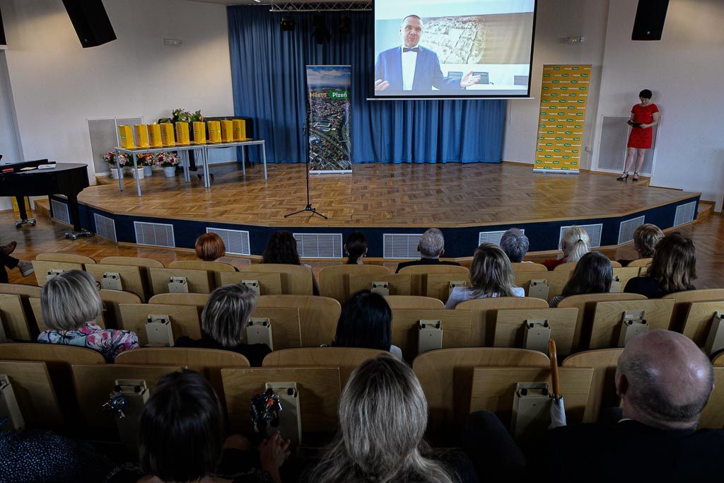 Plzeň ocenila učitele a zaměstnance plzeňských škol (foto: M. Pecuch, 16.6.2020)