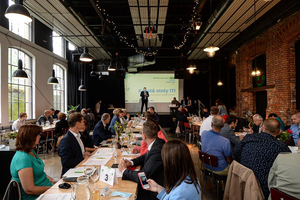 Kulaté stoly ITI ke Strategii Plzeňské aglomerace 2021+ (foto: M. Pecuch, 18.6.2020)