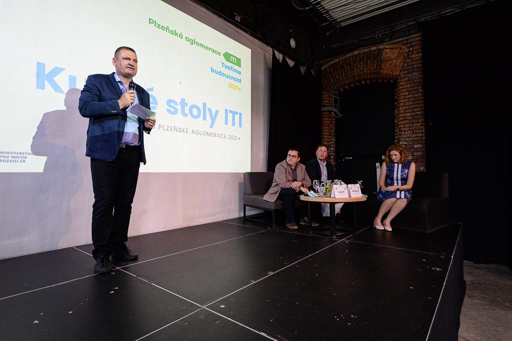 Kulaté stoly ITI ke Strategii Plzeňské aglomerace 2021+ (foto: M. Pecuch, 18.6.2020)