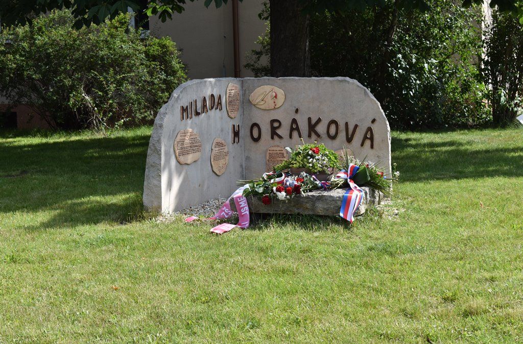 Milada Horáková - pietní akt (foto: A. Jarošová, 26.6.2020)