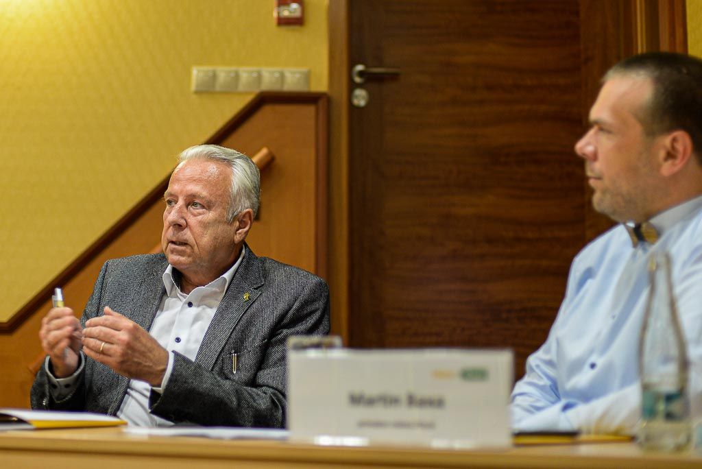 Podnikatelé ze soutěže NEJ inovátor se sešli se zástupci města (foto: M. Pecuch, 30.6.2020)