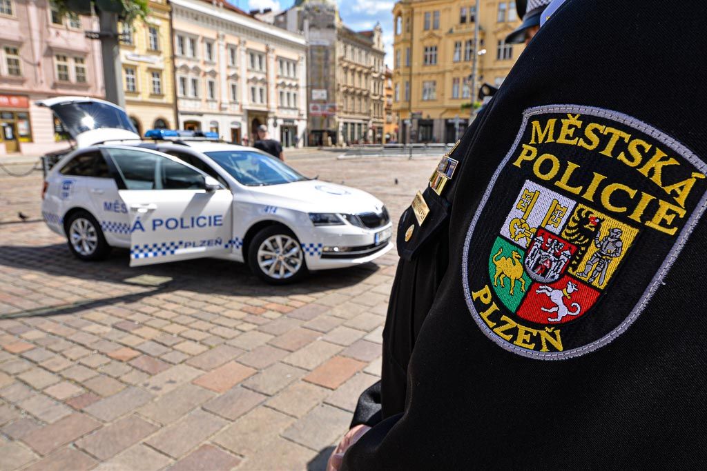 Plzeňští strážníci mají nové auto s radarem