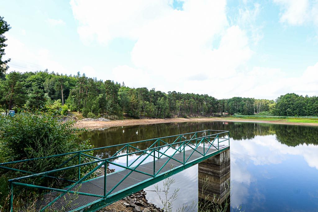 Město opravuje přeliv Šídlovského rybníka (foto: M. Pecuch, 21.7.2020)
