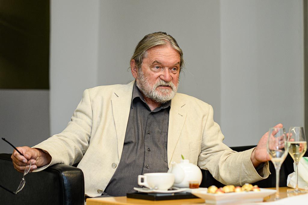 Primátor pogratuloval výtvarníkovi Jaroslavu Šindelářovi k životnímu jubileu (foto: M. Pecuch, 30.7.2020)