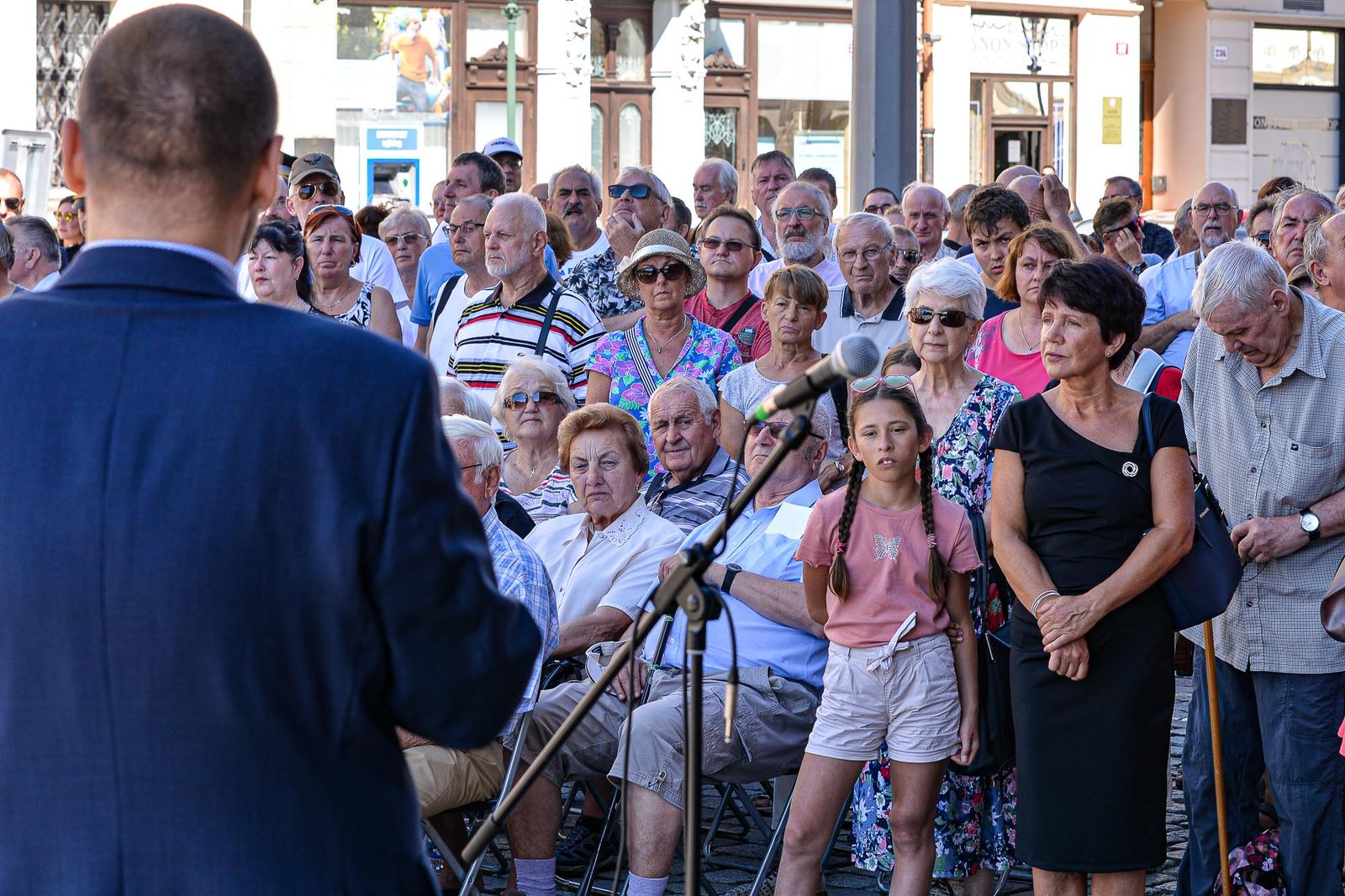 Odhalení bronzové desky připomínající 21. srpen 1968 (foto: M. Pecuch, 21.8.2020)