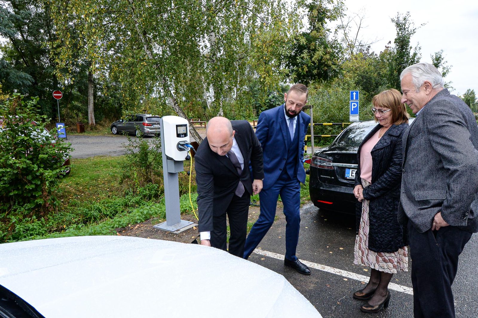 Nabíjecí stanice pro elektromobily u Zoo Plzeň (foto: M. Pecuch, 25.9.2020)