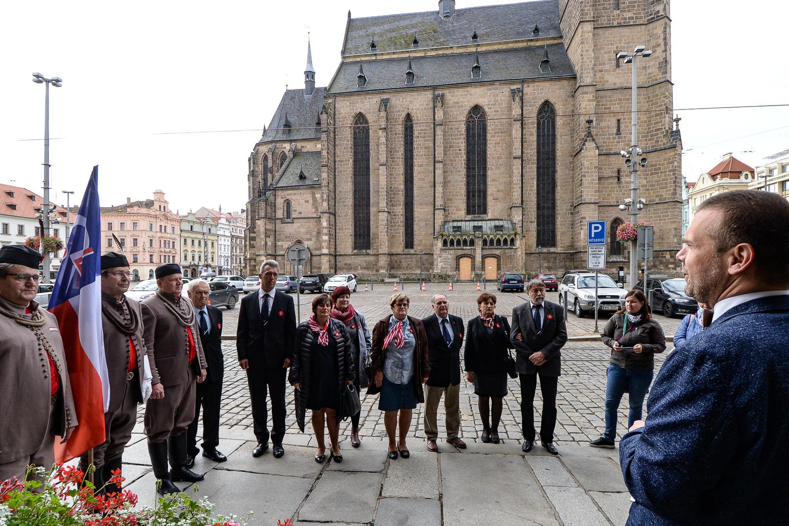 Radnice vyvěsila sokolskou vlajku na počest Památného dne sokolstva (foto: M. Pecuch, 8.10.2020)