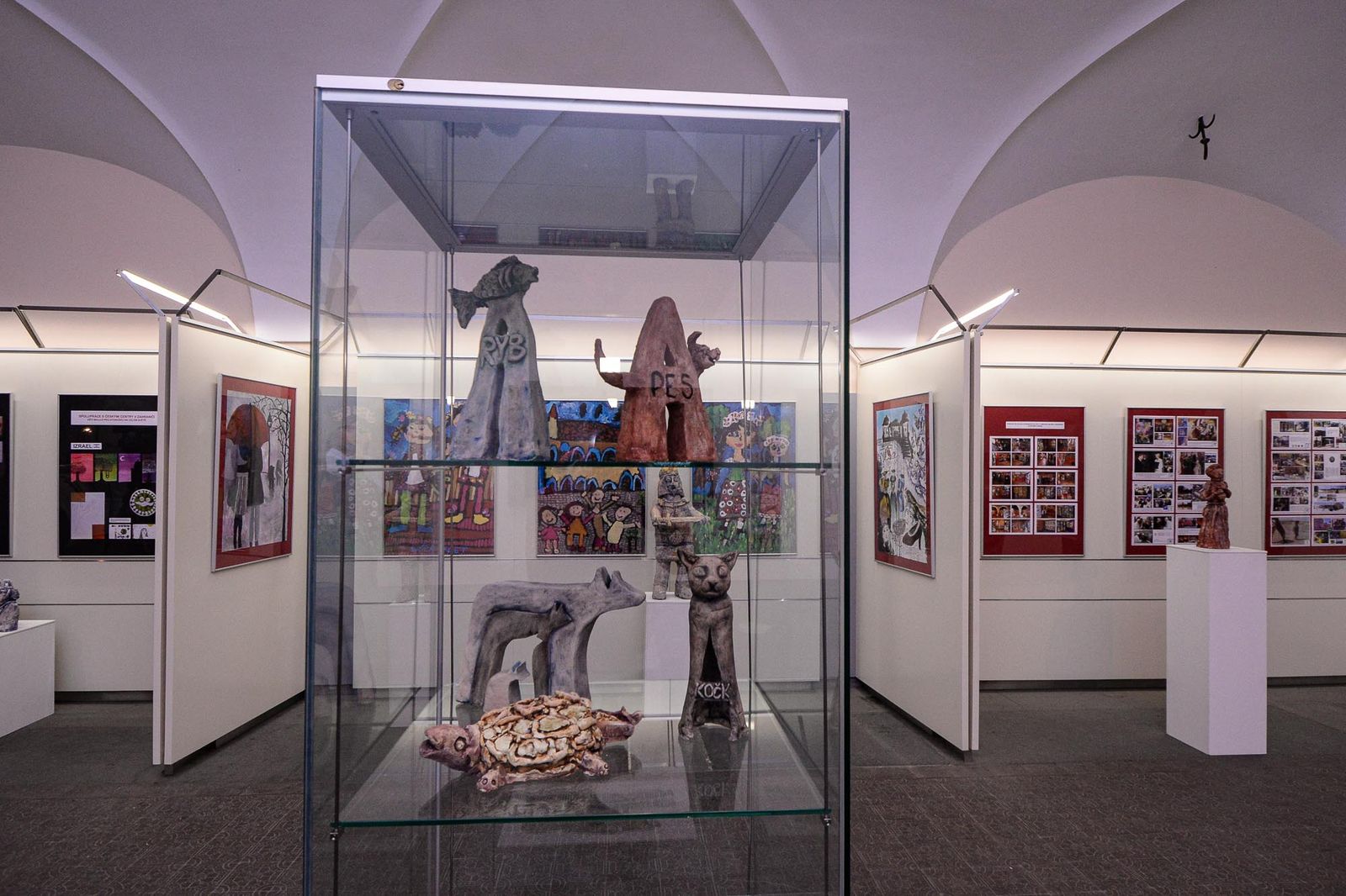 Divné jaro očima dětí: Plzeň přivítala Stonožku a dětská výtvarná díla (foto: M. Pecuch, 26.10.2020)