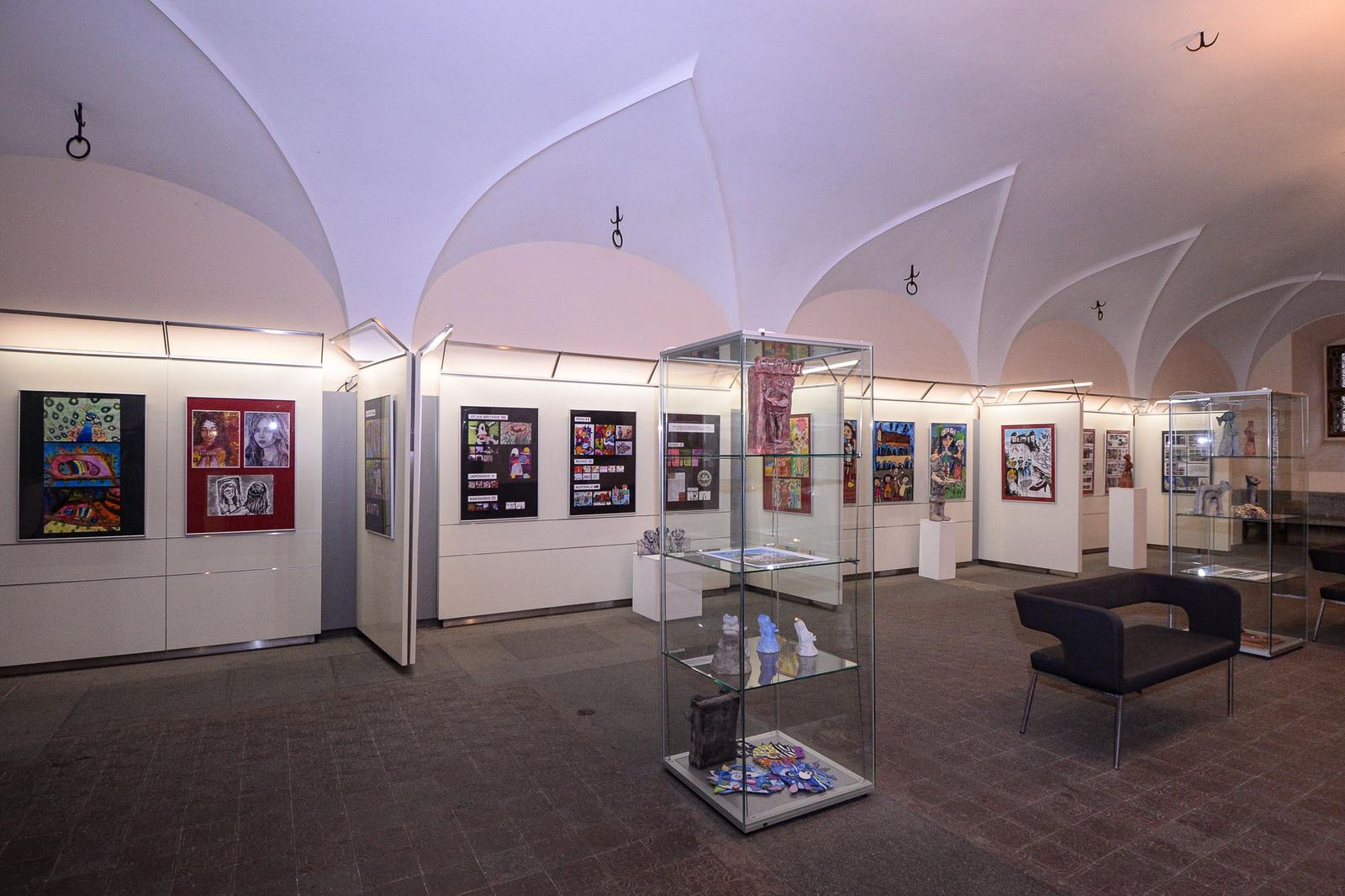 Divné jaro očima dětí: Plzeň přivítala Stonožku a dětská výtvarná díla (foto: M. Pecuch, 26.10.2020)