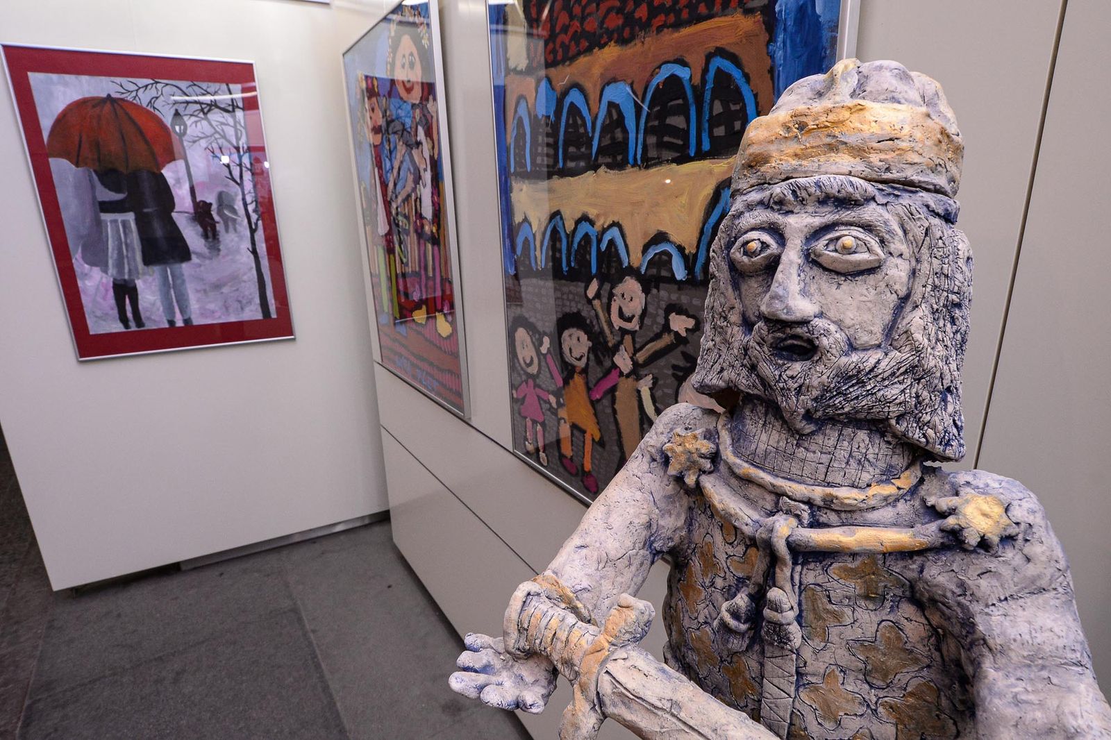 Divné jaro očima dětí: Plzeň přivítala Stonožku a dětská výtvarná díla