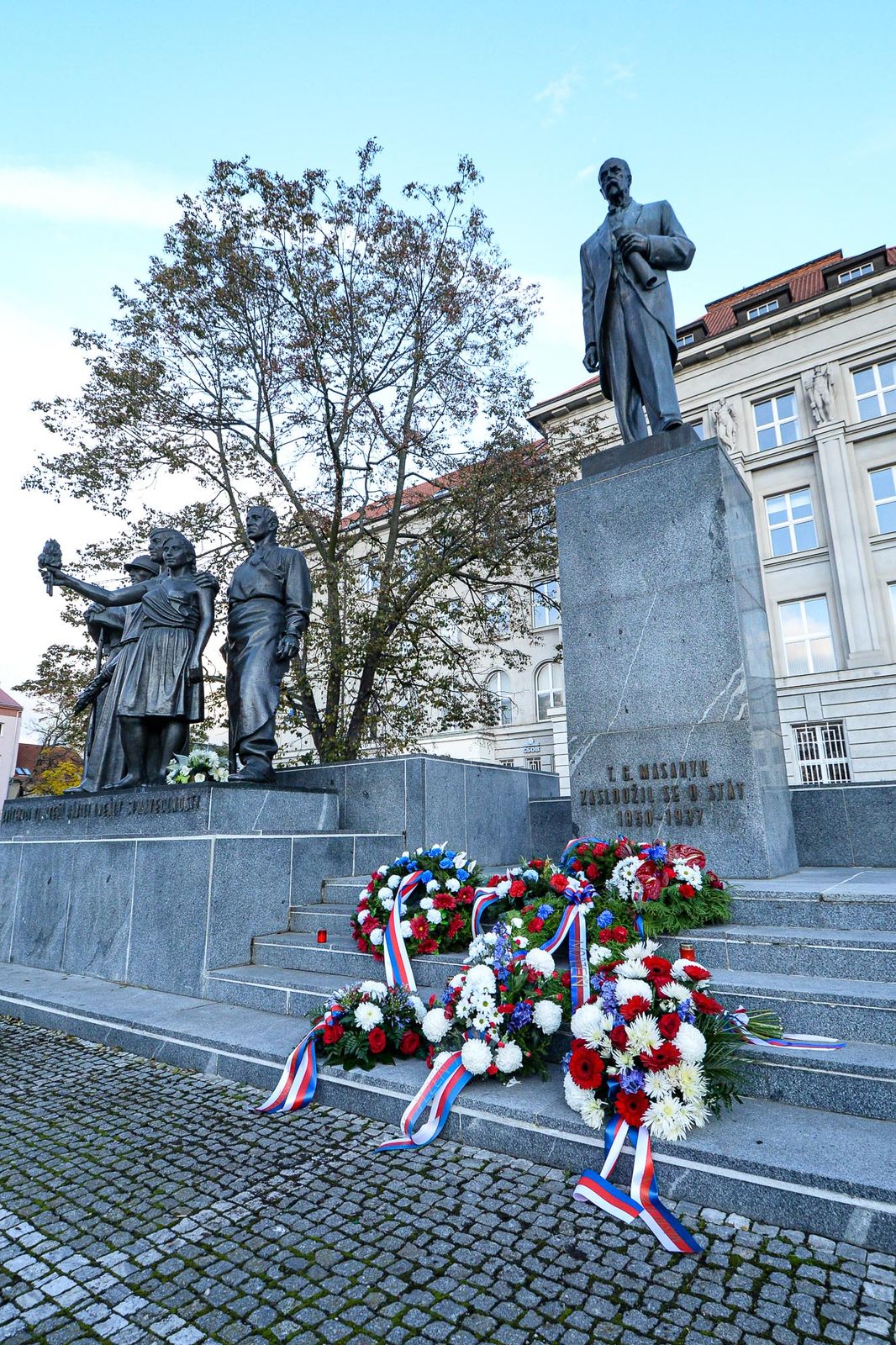 Plzeň si připomněla 102. výročí vzniku Československa pietním aktem bez účasti veřejnosti (foto: M. Pecuch, 28.10.2020)