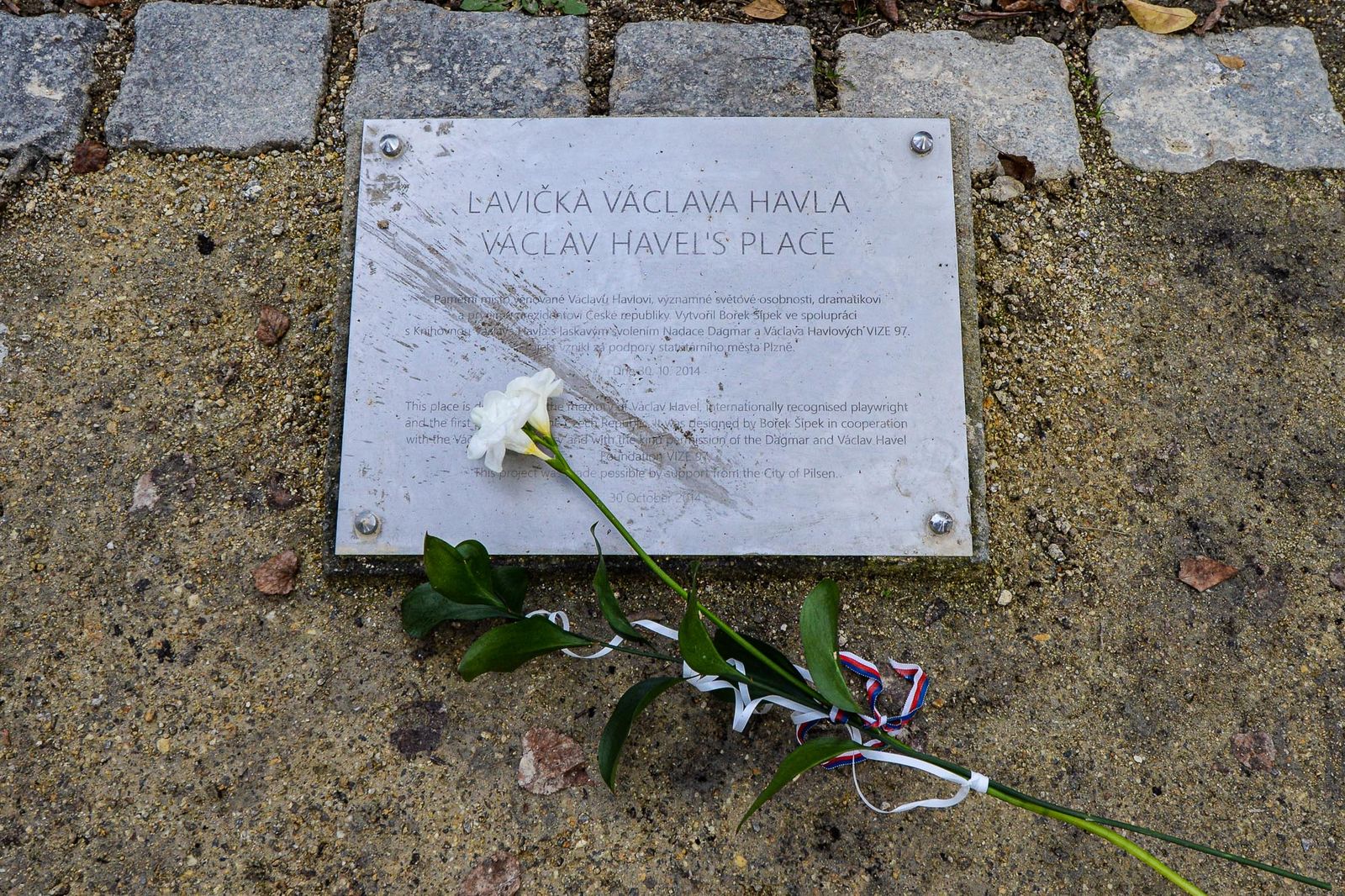 Plzeň si připomněla Den boje za svobodu a demokracii (foto: M. Pecuch, 17.11.2020)