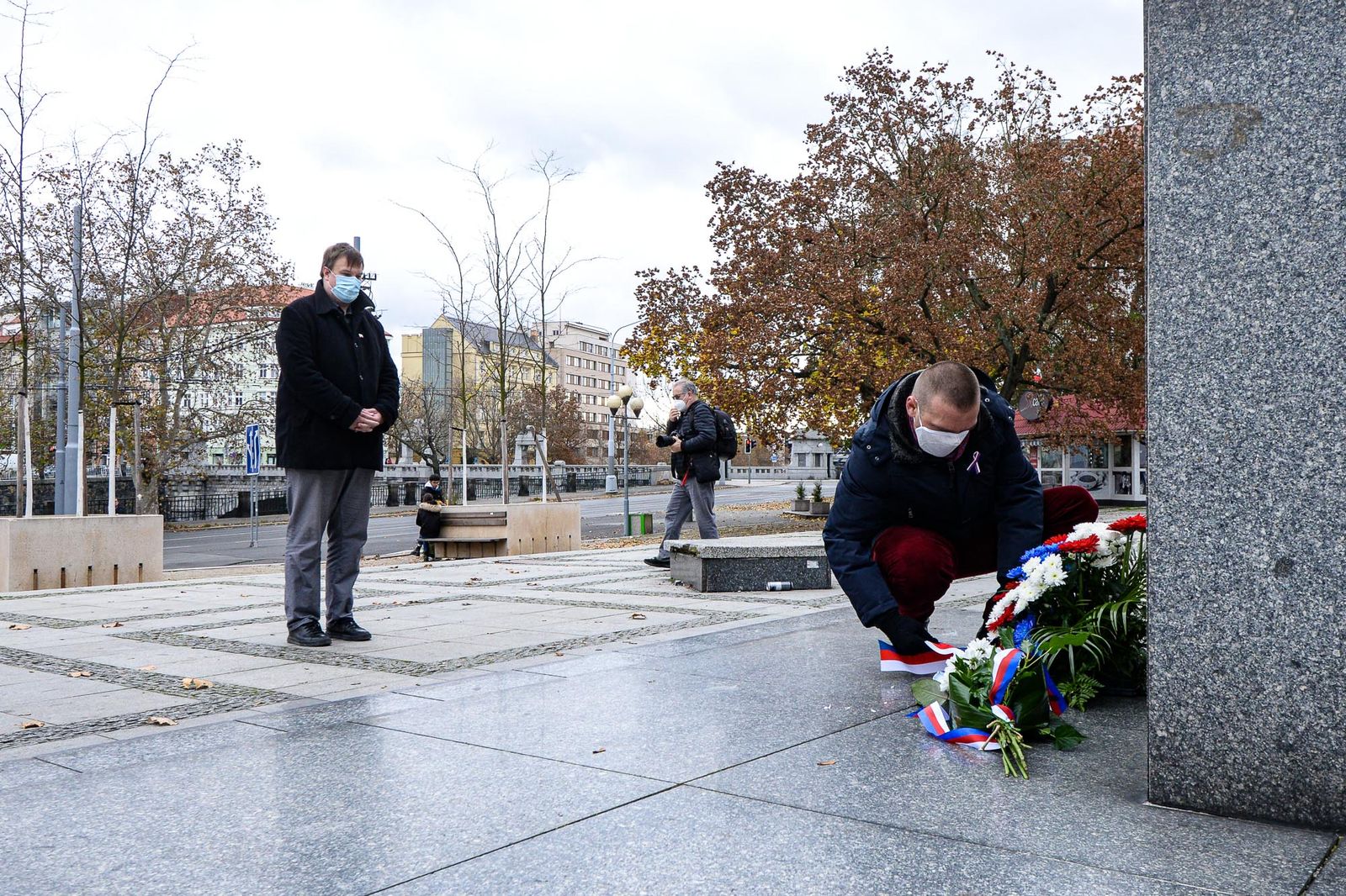 Plzeň si připomněla Den boje za svobodu a demokracii (foto: M. Pecuch, 17.11.2020)