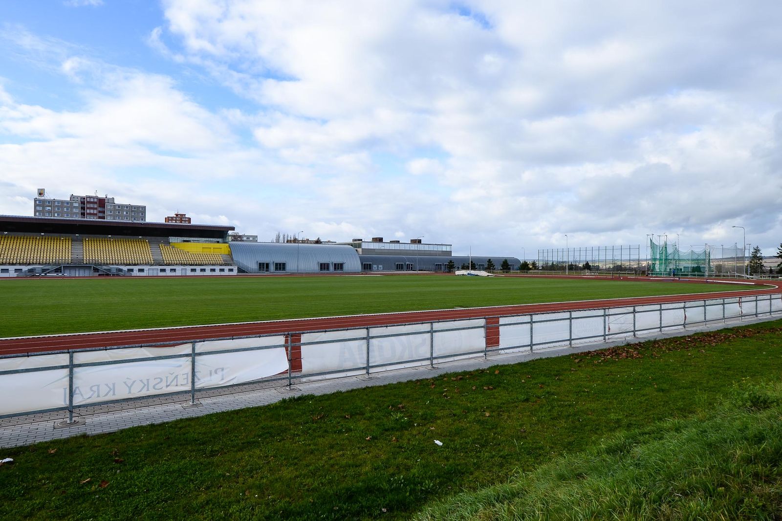 Nová rozcvičovna na Atletickém stadionu města Plzně (foto: M. Pecuch, 16.11.2020)
