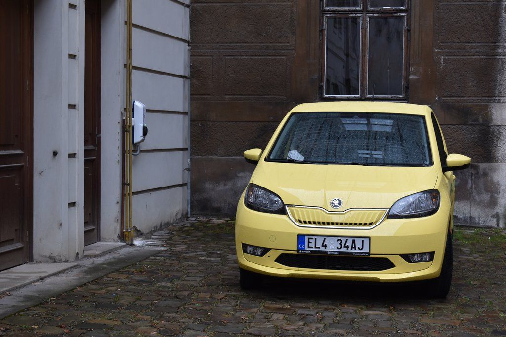 Nový elektromobil (foto: A. Jarošová, 22.12.2020)